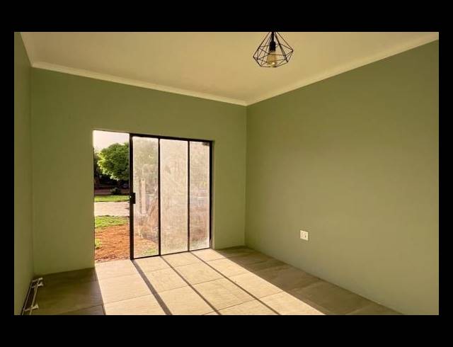 8 BEDROOM HOUSE FOR SALE IN DIBENG